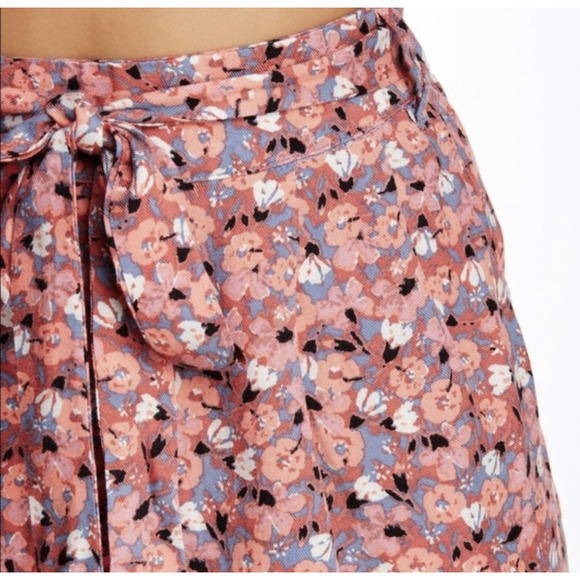 Free People Layla floral rayon tie front shorts - Picture 4 of 10